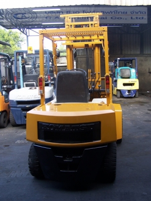 ขาย รถโฟล์คลิฟท์ KOMATSU รุ่น FD25-8