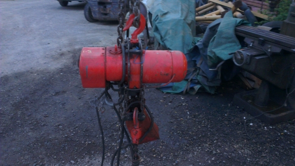 Sell> ขายรอกโซ่ไฟฟ้า 1 Ton Elephant Japan ไฟ 3 เฟส พร้อมใช้งานครับ