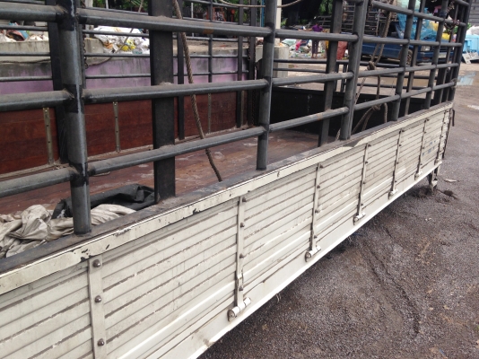 ขายกระบะFCสภาพสวยและใหม่มาก เจ้าของใช้คลุมผ้าใบตลอด ไม่ค่อยโดนแดดฝน