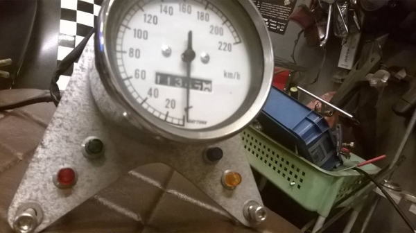 ไมล์แต่งเดย์โทน่าแท้ลูกใหญ่หน้าไมล์220พร้องแผงไมล์+ไฟบอกถานะ ไมล์แต่งเดย์โทน่าแท้ลูกใหญ่หน้าไมล์220พร้องแผงไมล์+ไฟบอกถานะ