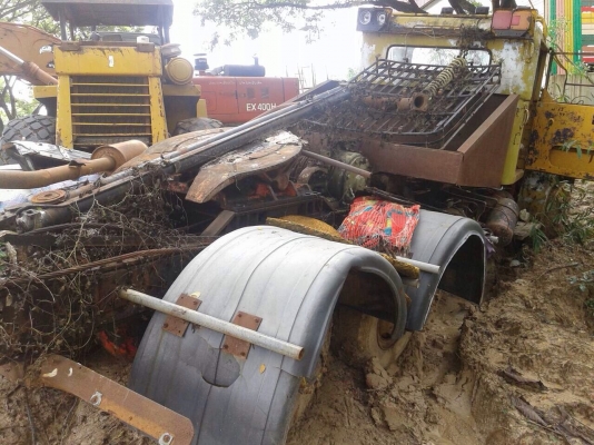 ขายรถสิบล้อหัวลากเรียล 2 เพลา เครื่อง PD6-220 แรง ท้าย zm มีจานพร้อมวิน เบรคจิฟฟี่ พวงมาลัยพาวเวอร์ ขายรถสิบล้อหัวลากเรียล 2 เพลา เครื่อง PD6-220 แรง ท้าย zm มีจานพร้อมวิน เบรคจิฟฟี่ พวงมาลัยพาวเวอร์