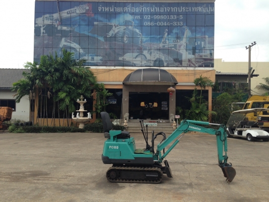 รถขุด PC03 ขนาดเล็ก  สามารถขนย้ายโดยใส่รถกะบะได้สบาย สอบถามเพิ่มเติมที่คุณชุมพล 086-0044333