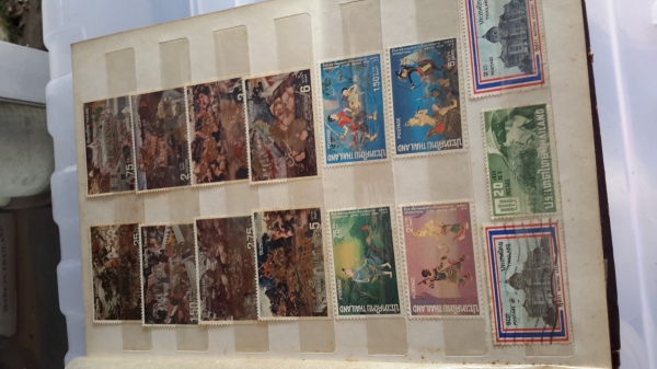 สมุดแสตมเก่า 1 เลม 14 หน้า ราคา 1000 บาท