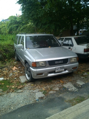 ขายรถแวนอีซูซุ STATION WAGON ไม่แพงครับ