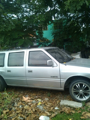 ขายรถแวนอีซูซุ STATION WAGON ไม่แพงครับ