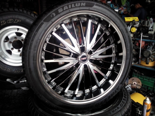 ขอบ 24 นิ้ว ยางปี 2012  อย่างสวย