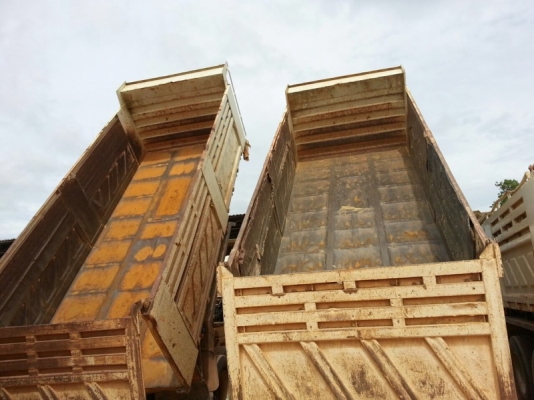 รถอีซูซุ 10 ล้อดั้ม FXZ  360 แรงม้า. ปี 54 ( รถวิ่ง 1xx,xxx กม.  -  12x,xxx กม. - 13x,xxx กม.  )   ( มีขาย 3 คัน. )   สนใจติดต่อ 081 - 6079515