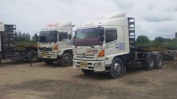 รถฮีโน่ 10 ล้อ หัวลาก 260 แรงม้า. ปี 54  ( ติดแก๊ส )  สนใจติดต่อ 081 - 6079515