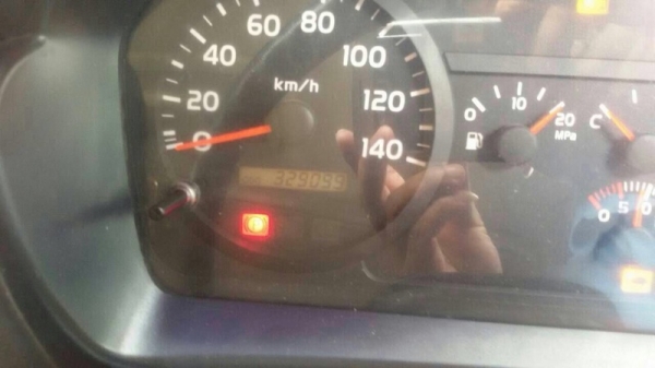 รถฮีโน่ 10 ล้อ หัวลาก 260 แรงม้า. ปี 54 ( ติดแก๊ส ) สนใจติดต่อ 081 - 6079515 รถฮีโน่ 10 ล้อ หัวลาก 260 แรงม้า. ปี 54 ( ติดแก๊ส ) สนใจติดต่อ 081 - 6079515