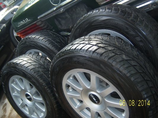 แม็กขอบ18 TRD พร้อมยาง 265 60 18  6รู139(11800)