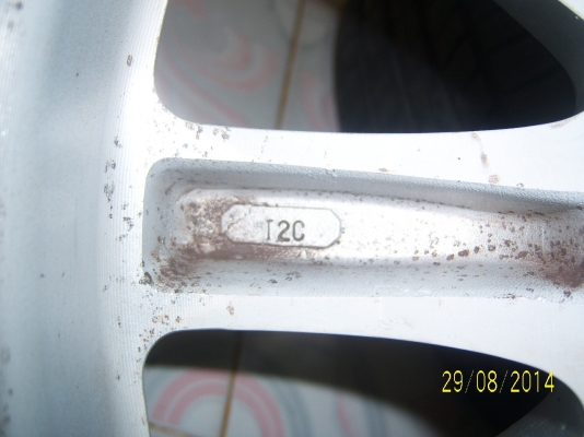 แม็กขอบ18 TRD พร้อมยาง 265 60 18  6รู139(11800)