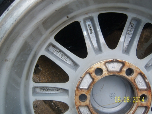 แม็กขอบ18 TRD พร้อมยาง 265 60 18  6รู139(11800)