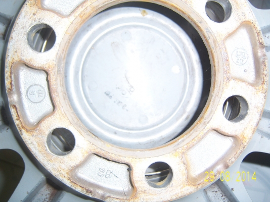 แม็กขอบ18 TRD พร้อมยาง 265 60 18  6รู139(11800)