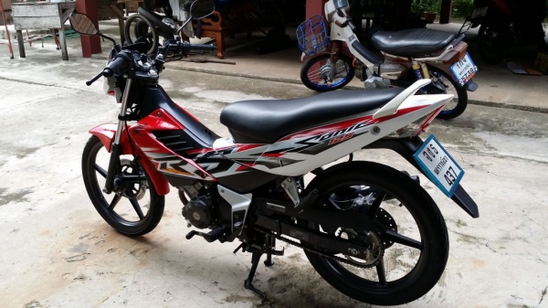 ขาย SONIC 125 สตาร์ทมือ รถจดทะเบียนปี 51 สีแดง ขาว สภาพเดิมๆ สวยๆ ทะเบียนหมด มิ.ย.58 พร้อมโอน