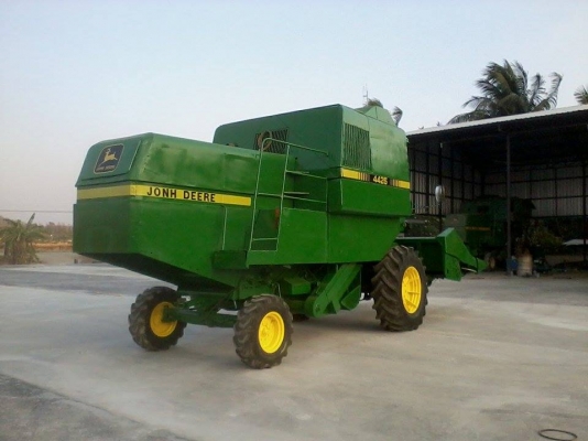 No.00097 รถเกี่ยวข้าวโพด พร้อมหัวจอร์นเดียร์