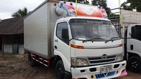 ขายตู้แห้ง ประตู 3 บาน  ยาว 5 เมตร