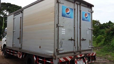 ขายตู้แห้ง ประตู 3 บาน  ยาว 5 เมตร