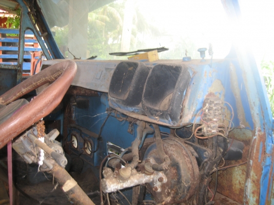 หกล้อ  ตู้นวด 5 ฟุต  เครื่อง  85 แรง  ราคา  110,000 บาท