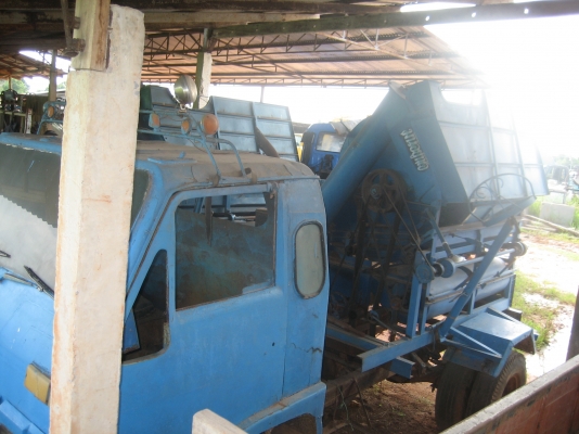 หกล้อ  ตู้นวด 5 ฟุต  เครื่อง  85 แรง  ราคา  110,000 บาท