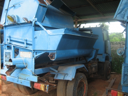 หกล้อ  ตู้นวด 5 ฟุต  เครื่อง  85 แรง  ราคา  110,000 บาท