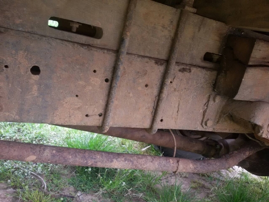 ขายรถ6ล้อช่วงสันอีซูซุ100แรง สภาพดีพร้อมใช้