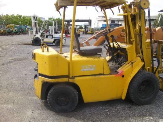 รถยกTCMดีเซล2.5ตันเสาสูง3เมตรงากระดกได้ขายตามสภาพเก่านอก155,000บาททดลองเเละต่อลองราคาได้