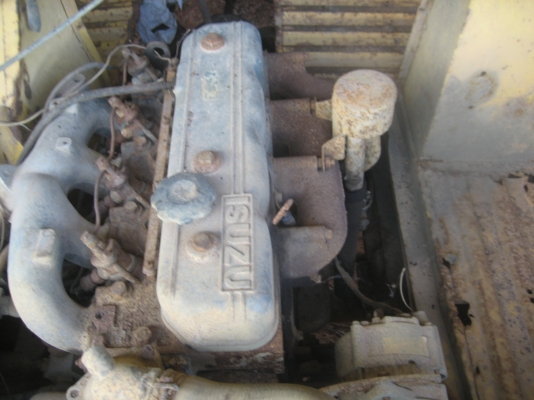 คุณแต๋น 4 ล้อ  เครื่อง 85 แรง  ตู้นวด  5 ฟุต ราคา  100,000 บาท