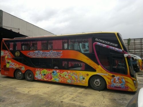 ขายรถบัส 8 ล้อ เครื่องสแกนเนีย 113 VIP พร้อมใช้งาน