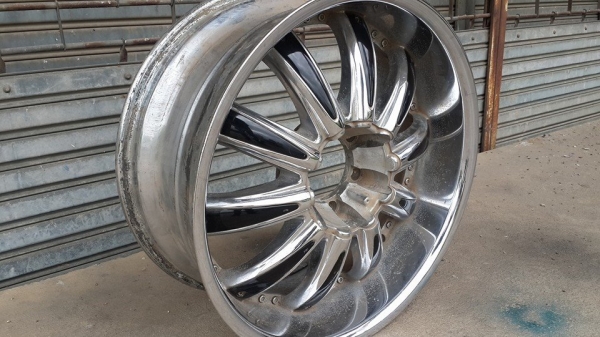 ล้อนอก โครเมี่ยม ขอบ 20 6รู กว้าง 8.5 ออฟ 20 ครบชุด 4วง ล้อนอก โครเมี่ยม ขอบ 20 6รู กว้าง 8.5 ออฟ 20 ครบชุด 4วง