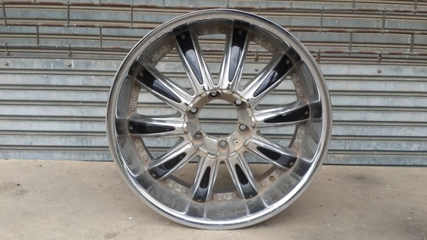 ล้อนอก โครเมี่ยม ขอบ 20 6รู กว้าง 8.5 ออฟ 20 ครบชุด 4วง