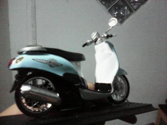 โมเดล รถเหล็ก Fino