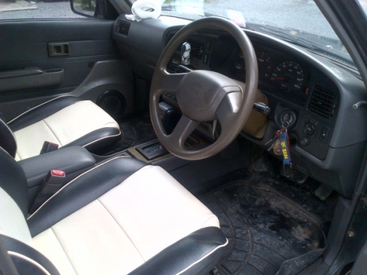 ขายตามสภาพ Toyota LN85 2500 ดีเซล เทอร์โบ เครื่อง 2L ออโต้ 4ประตู