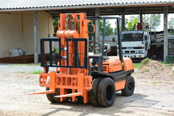 รถฟอร์ลฟต์TOYOTA 3ตันเครื่องดีเซลเก่าญี่ปุ่น