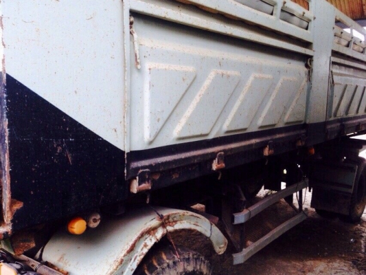 ขายรถ18ล้อดั้ม ISUZU เครื่อง 240แรงม้า หัวหางฟ้าแท้ สนใจโทร 081-9701072