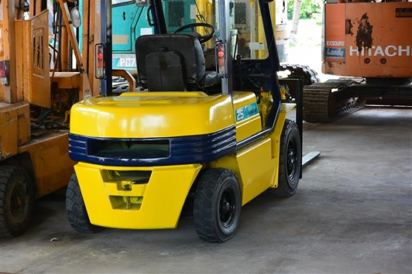 ขายรถฟอร์คลิฟต์KOMATSU FD25-11เก่าญี่ปุ่นสภาพสวย2.5ตัน