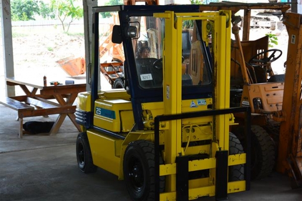 ขายรถฟอร์คลิฟต์KOMATSU FD25-11เก่าญี่ปุ่นสภาพสวย2.5ตัน