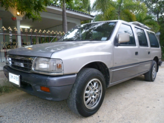 ขายอีซูซุ แวน วันเดอเลอ 5 ประตู รถครอบครัว ขายอีซูซุ แวน วันเดอเลอ 5 ประตู รถครอบครัว