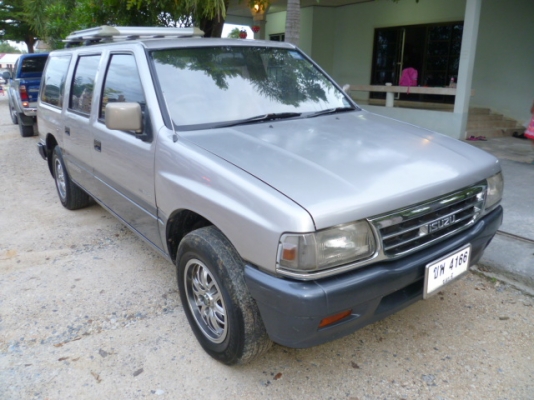 ขายอีซูซุ แวน วันเดอเลอ 5 ประตู รถครอบครัว ขายอีซูซุ แวน วันเดอเลอ 5 ประตู รถครอบครัว