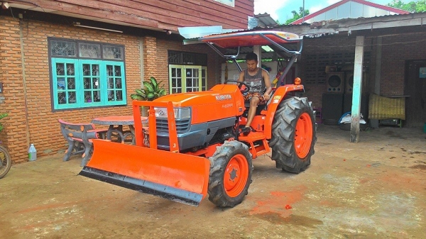 45แรงเครืองดีเกียรไม่หอน ระบบไฮโดลิคใช้งานได้ทุกอย่าง ไม่มีจุดรั่วซึม ระบบการทำงานดีแน่นอน เพราะรถทุกคันผมเลือกเองขับทดสอบแล้วทุกคัน รับรองว่าใช้งานได้อีกนานคุ่มกับเงินของท่านที่เสียมาแน่นอนครับ 45แรงเครืองดีเกียรไม่หอน ระบบไฮโดลิคใช้งานได้ทุกอย่าง ไม่มีจุดรั่วซึม ระบบการทำงานดีแน่นอน เพราะรถทุกคันผมเลือกเองขับทดสอบแล้วทุกคัน รับรองว่าใช้งานได้อีกนานคุ่มกับเงินของท่านที่เสียมาแน่นอนครับ