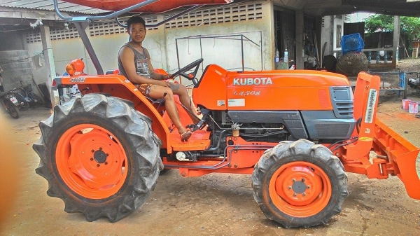 45แรงเครืองดีเกียรไม่หอน ระบบไฮโดลิคใช้งานได้ทุกอย่าง ไม่มีจุดรั่วซึม ระบบการทำงานดีแน่นอน เพราะรถทุกคันผมเลือกเองขับทดสอบแล้วทุกคัน รับรองว่าใช้งานได้อีกนานคุ่มกับเงินของท่านที่เสียมาแน่นอนครับ 45แรงเครืองดีเกียรไม่หอน ระบบไฮโดลิคใช้งานได้ทุกอย่าง ไม่มีจุดรั่วซึม ระบบการทำงานดีแน่นอน เพราะรถทุกคันผมเลือกเองขับทดสอบแล้วทุกคัน รับรองว่าใช้งานได้อีกนานคุ่มกับเงินของท่านที่เสียมาแน่นอนครับ