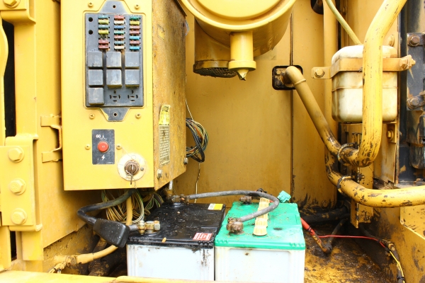 ขายแบคโฮ  CAT 320 V2  เอกสารเล่มทะเบียน  พร้อมโอน  ราคาขาย  1,080,000  บาท