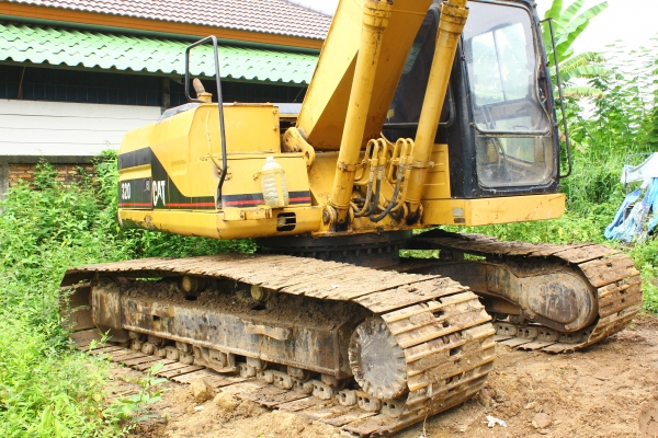 ขายแบคโฮ  CAT 320 V2  เอกสารเล่มทะเบียน  พร้อมโอน  ราคาขาย  1,080,000  บาท