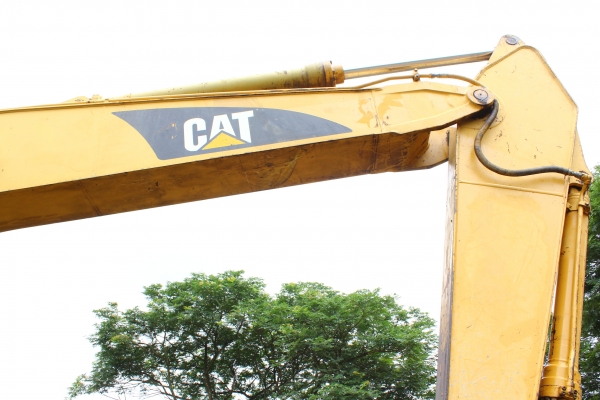 ขายแบคโฮ  CAT 320 V2  เอกสารเล่มทะเบียน  พร้อมโอน  ราคาขาย  1,080,000  บาท