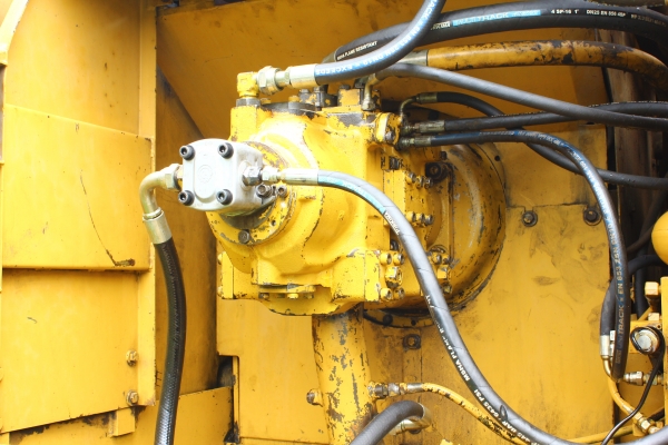 ขายแบคโฮ  CAT 320 V2  เอกสารเล่มทะเบียน  พร้อมโอน  ราคาขาย  1,080,000  บาท