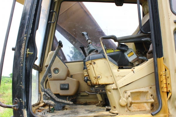 ขายแบคโฮ  CAT 320 V2  เอกสารเล่มทะเบียน  พร้อมโอน  ราคาขาย  1,080,000  บาท