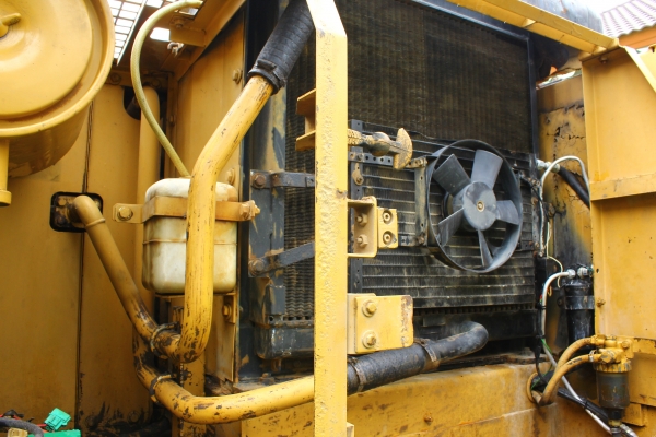 ขายแบคโฮ  CAT 320 V2  เอกสารเล่มทะเบียน  พร้อมโอน  ราคาขาย  1,080,000  บาท