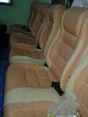 ขายเบาะรถตู้ 9 ที่นั่ง ราคา28,000.- สนใจสามารถคุยราคาได้ครับ 089-1548709