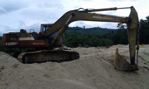 ขายแมคโฮ KOMATSU PC200-5 เครื่องปั้มเดิม สนใจโทร 081-9701072