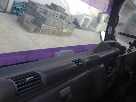 รถอีซูซุ  6  ล้อ รั้ว  ( ไม่ดั้ม )  120 แรงม้า. ปี 42  ( ฝาขาว )   สนใจติดต่อ 081 - 6079515