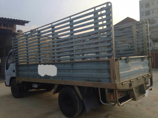 รถอีซูซุ  6  ล้อ รั้ว  ( ไม่ดั้ม )  120 แรงม้า. ปี 42  ( ฝาขาว )   สนใจติดต่อ 081 - 6079515